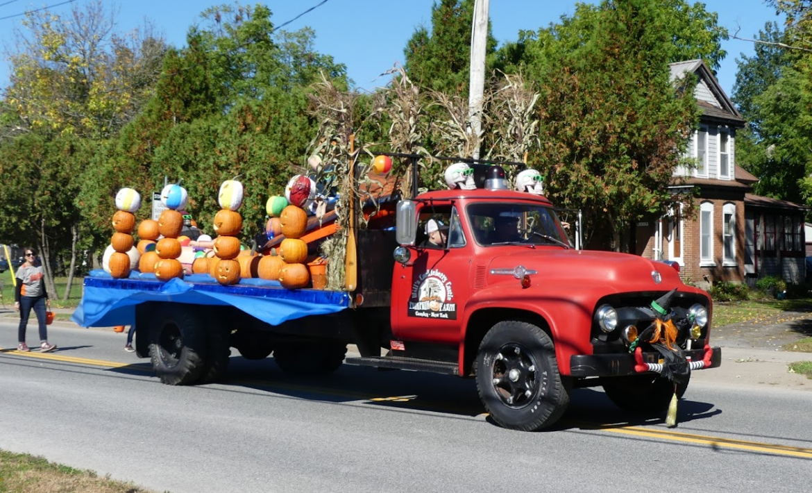 Will's Cackleberry Castle in the 2019 Parade